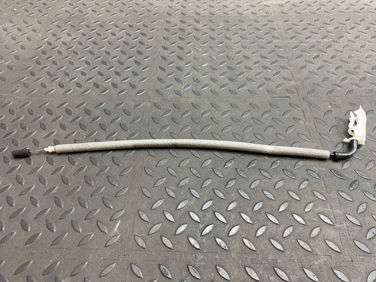 Трос замка двери задний правый BMW 3/E90 2004-2013