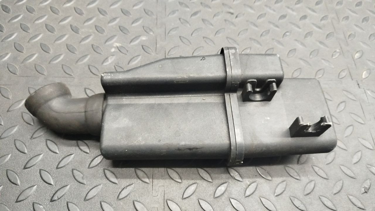 Резонатор воздушного фильтра Mercedes C/W202 1993-2001