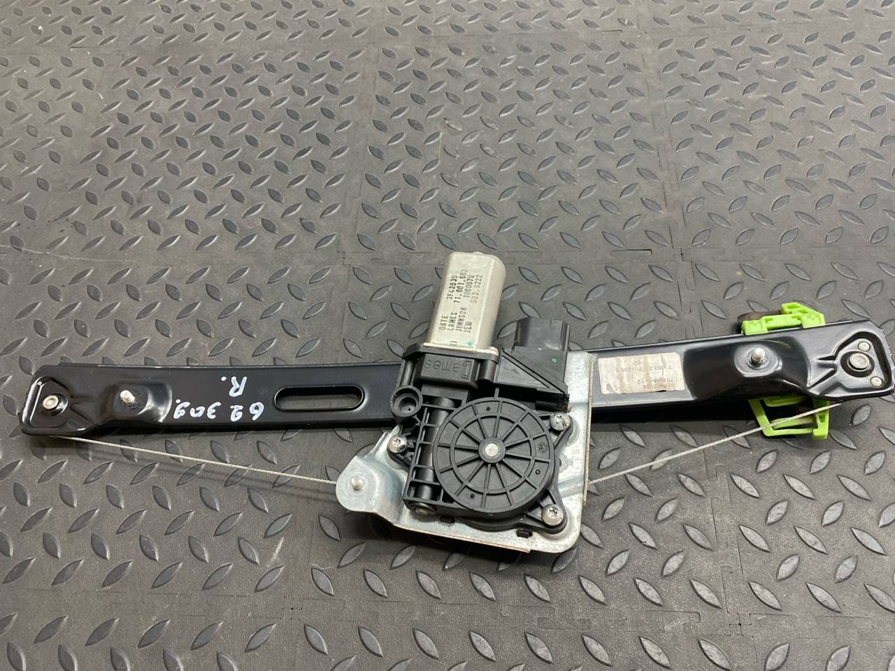 Стеклоподъемник задний правый BMW 3/E90 2004-2013