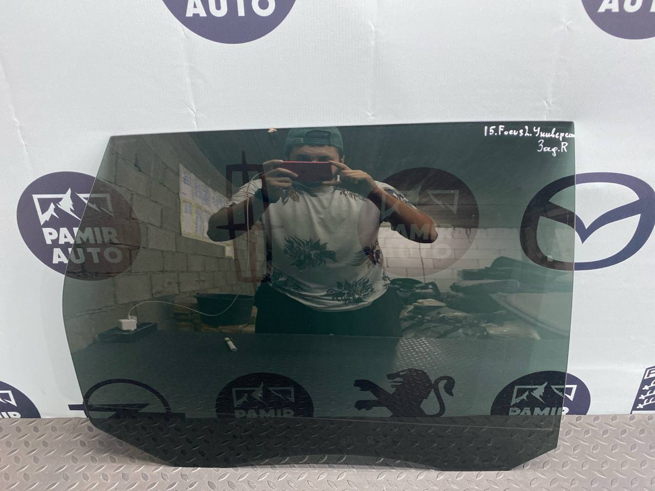 Стекло двери заднее правое Ford Focus/2 2004-2011