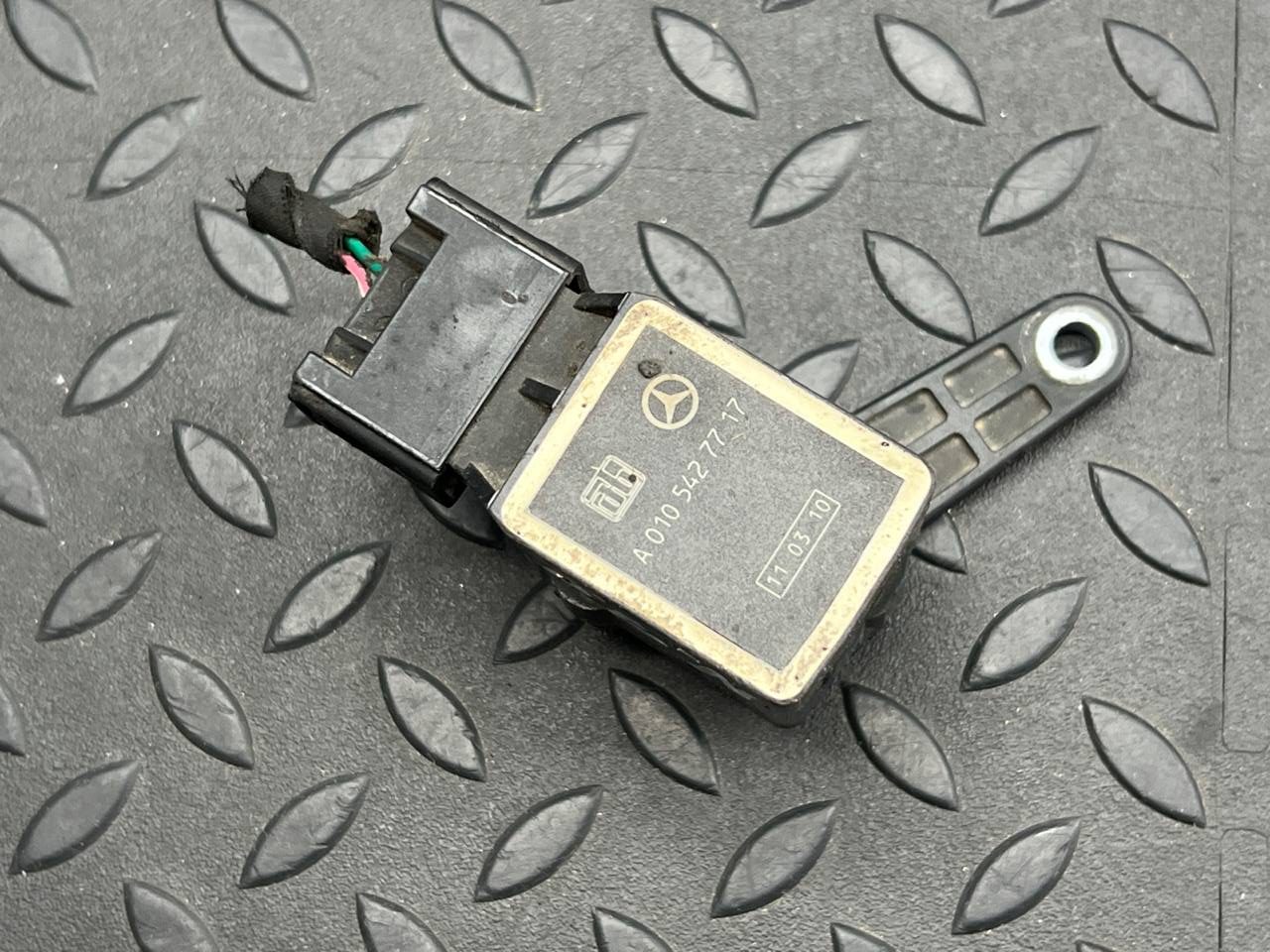 Датчик положения кузова Mercedes M/W164 2005-2011