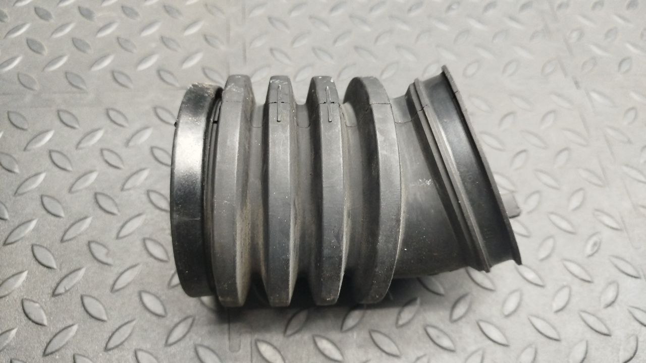 Патрубок воздушного фильтра Mercedes C/W202 1993-2001