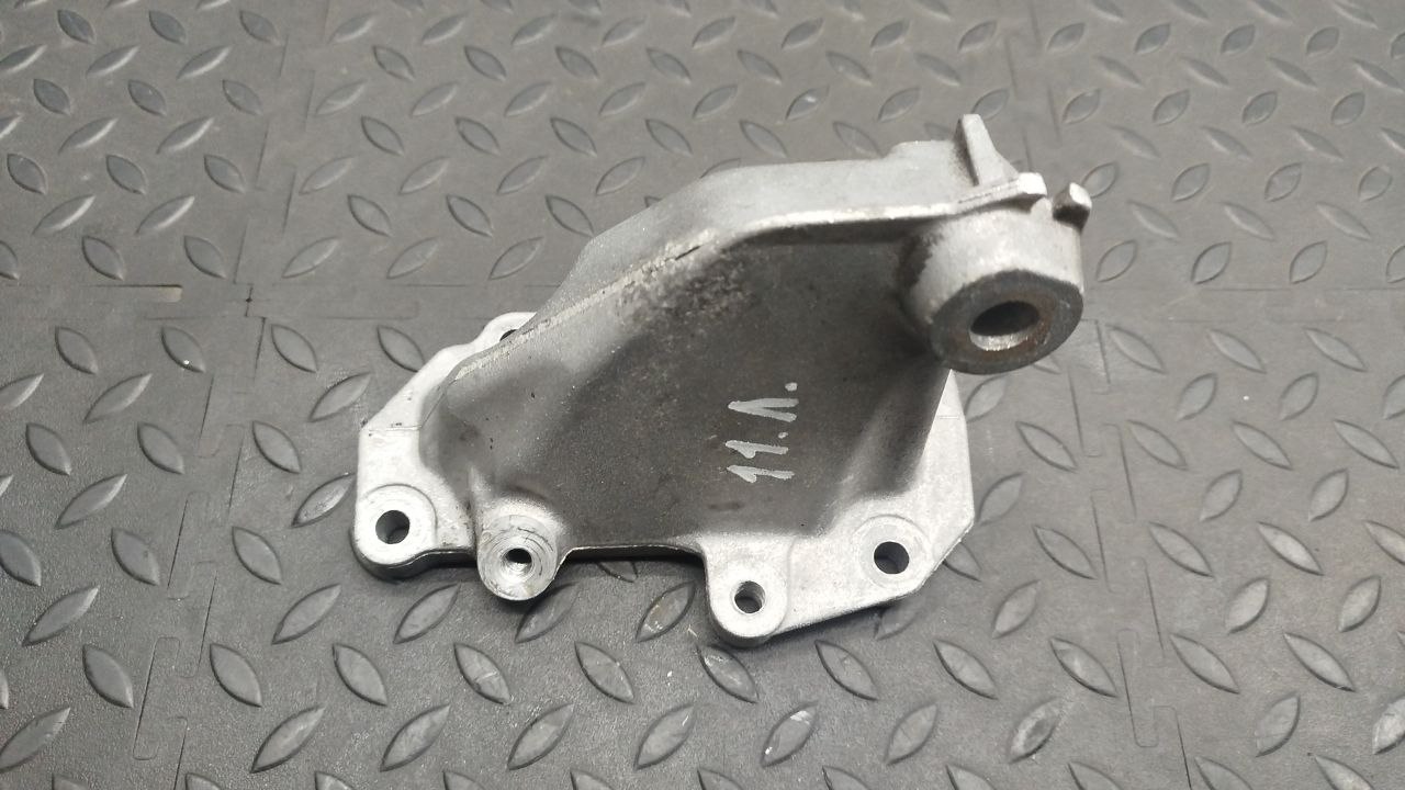 Кронштейн двигателя Mercedes C/W202 1993-2001