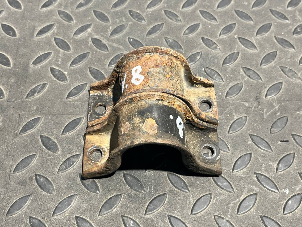 Кронштейн крепления стабилизатора передний Mercedes Vito/W638 1996-2003