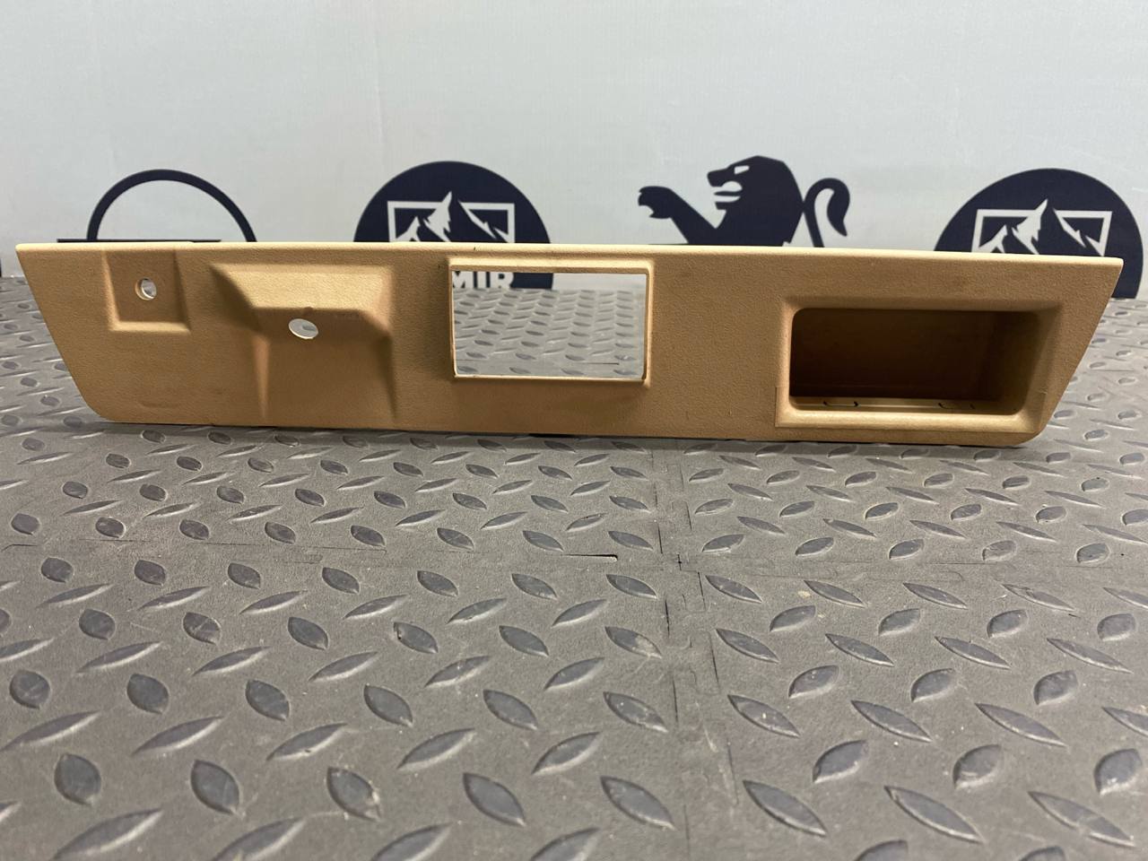 Обшивка двери багажника Mercedes C/W202 1993-2001