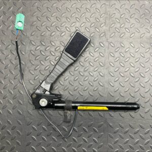 Ответная часть ремня безопасности передняя правая Opel Astra/H 2004-2014