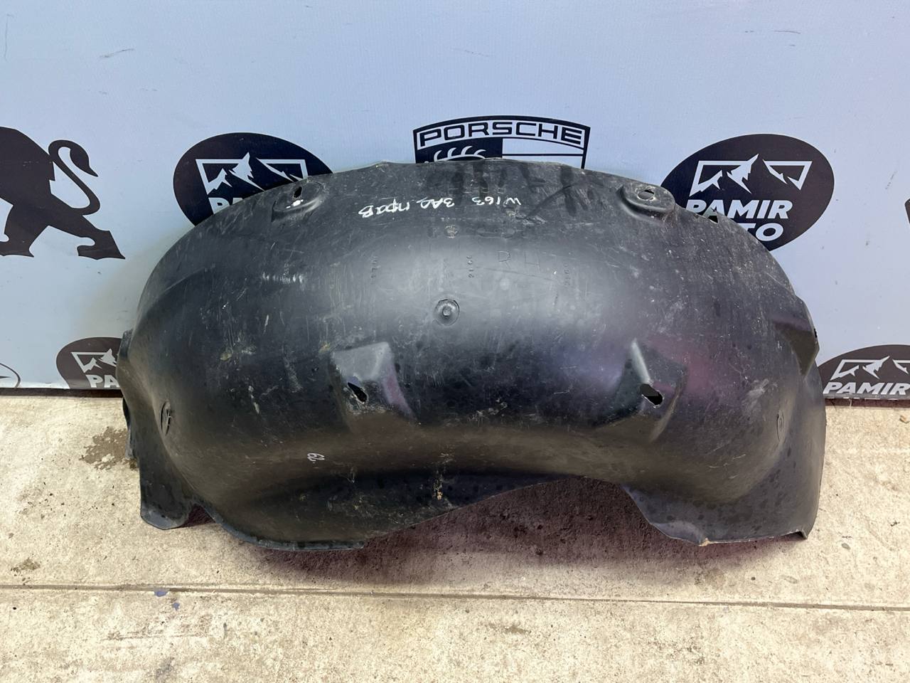 Локер (Подкрылок) задний правый Mercedes M/W163 1997-2005