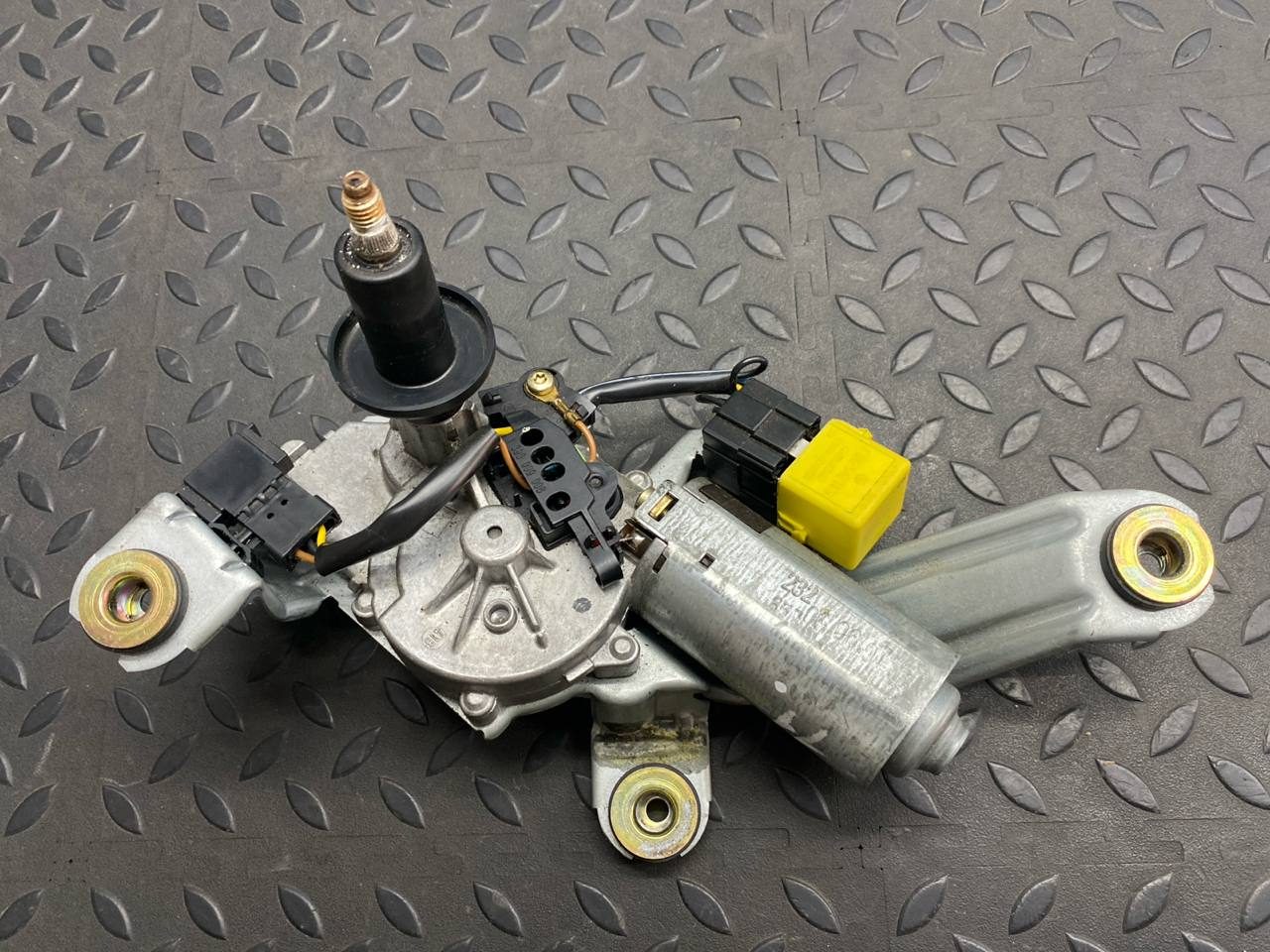 Моторчик стеклоочистителя задний Mercedes C/W202 1993-2001