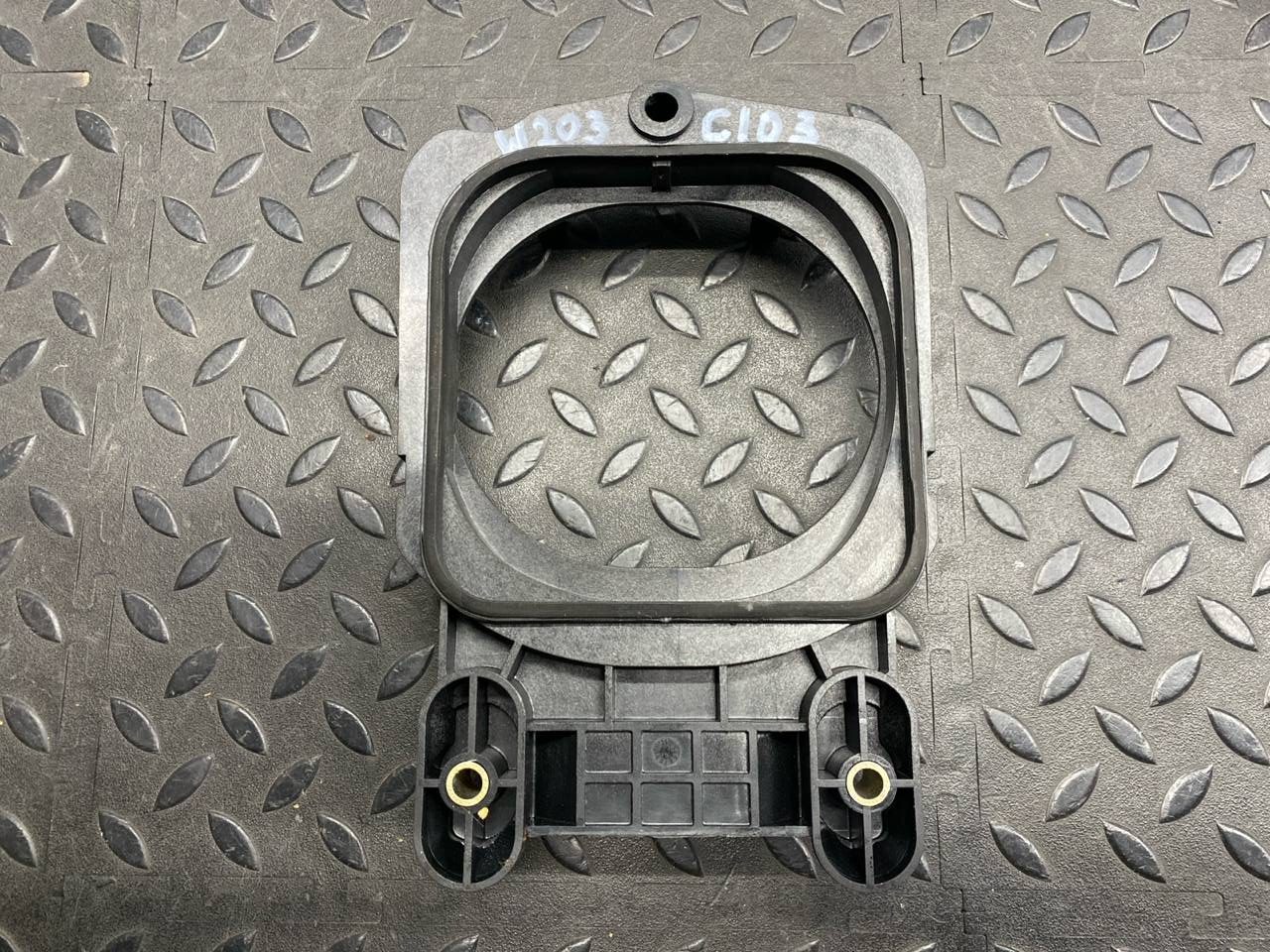 Кронштейн кулисы КПП Mercedes C/W203 2000-2008