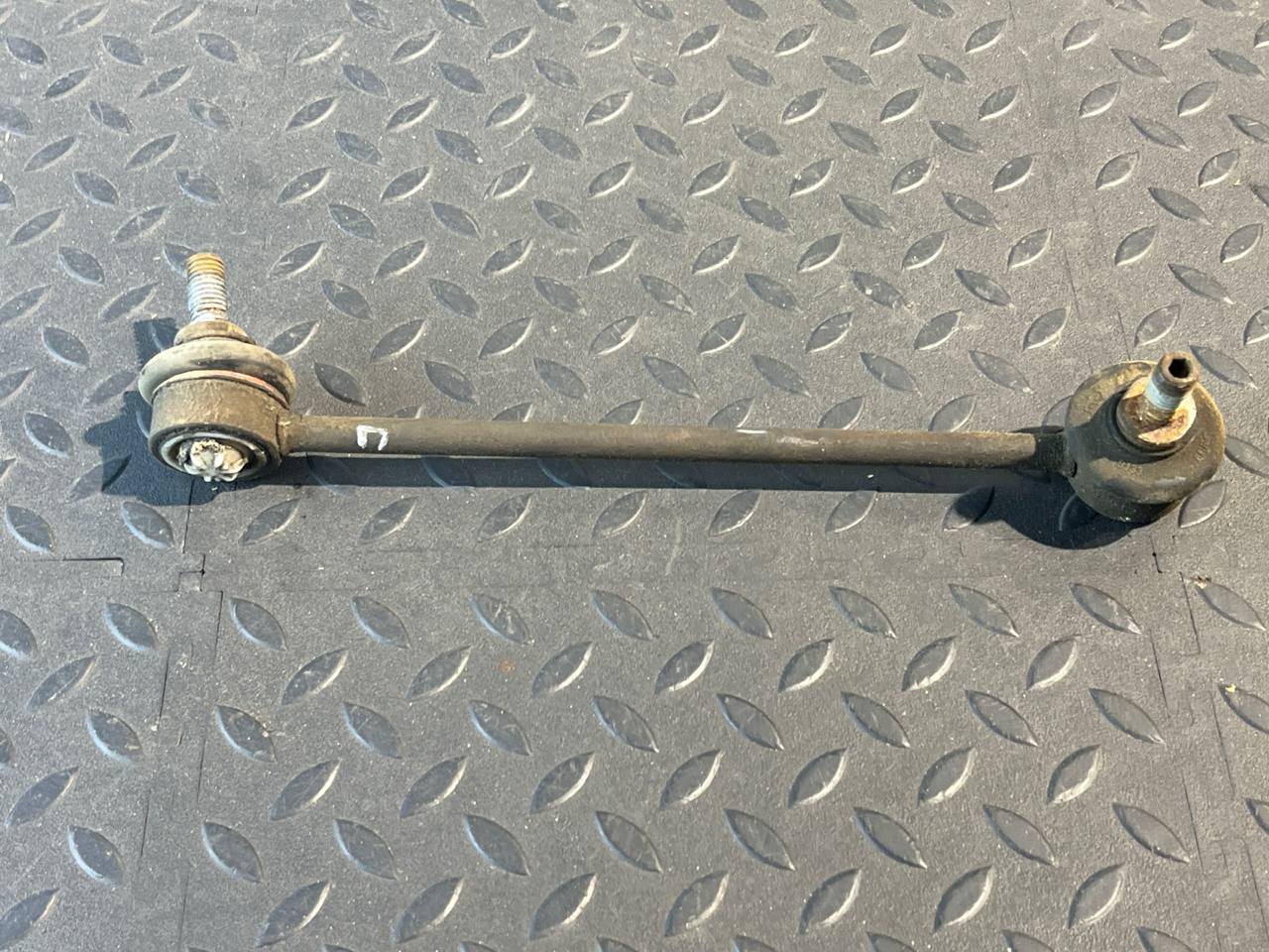 Стойка стабилизатора передняя левая Vito/W638 1996-2003