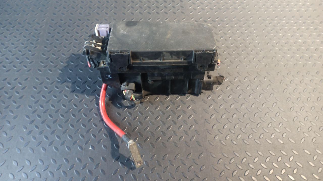 Блок предохранителей Opel Zafira/B 2005-2014