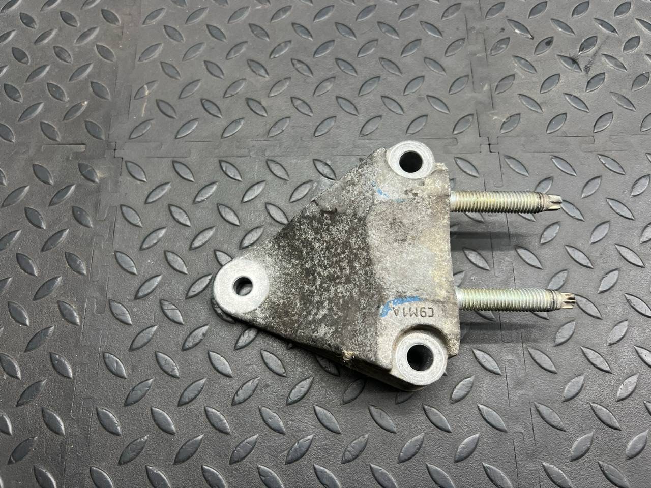 Кронштейн двигателя Ford Mondeo/3 2000-2007