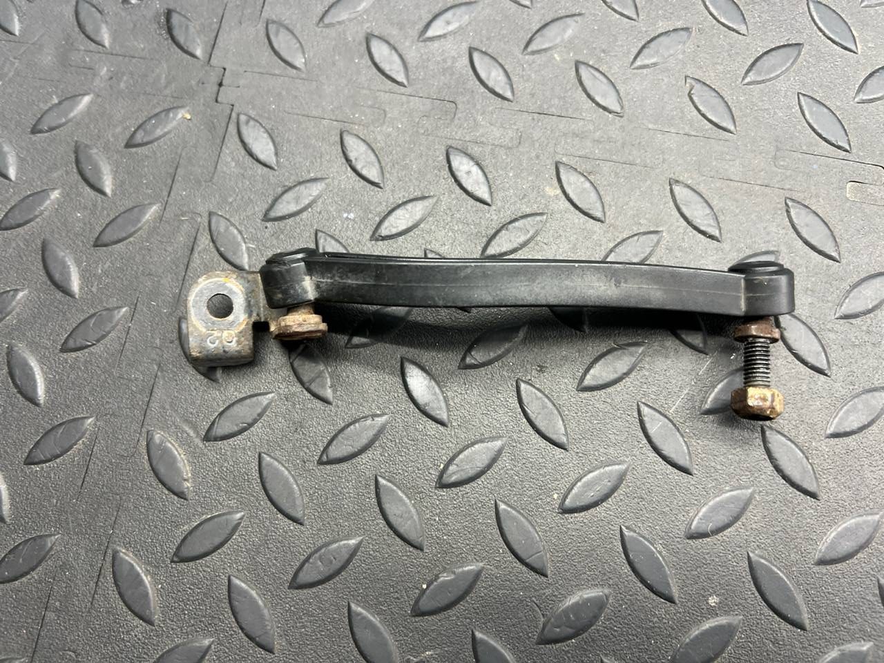 Тяга датчика положения кузова правая Mercedes M/W164 2005-2011