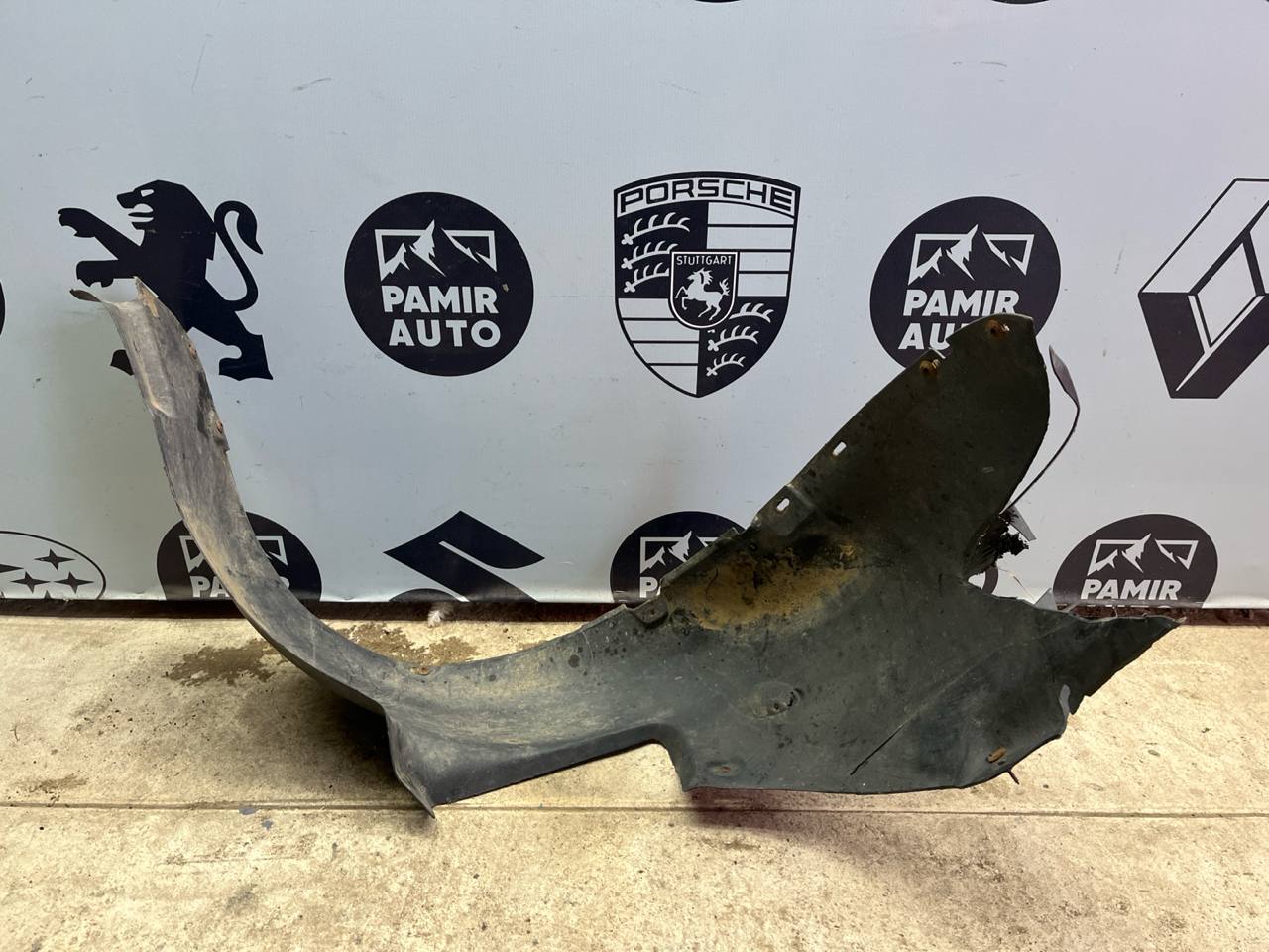 Локер (Подкрылок) передний правый Volkswagen Golf/4 1997-2006