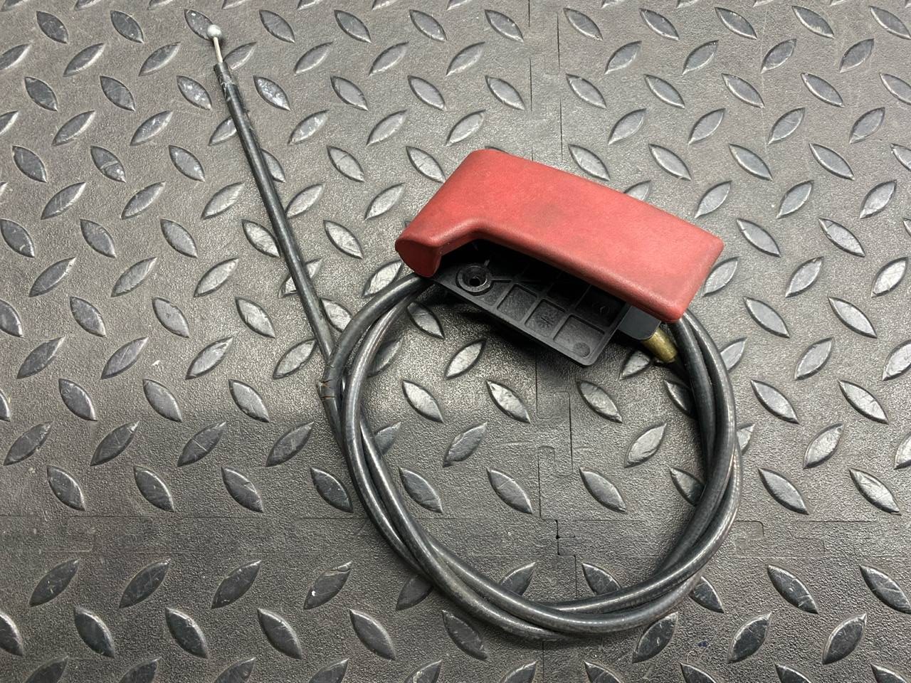 Трос замка капота Mercedes C/W203 2000-2008