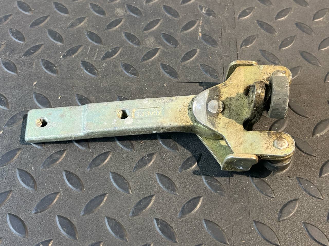 Ролик двери сдвижной правый нижний Mercedes Vito/W638 1996-2003