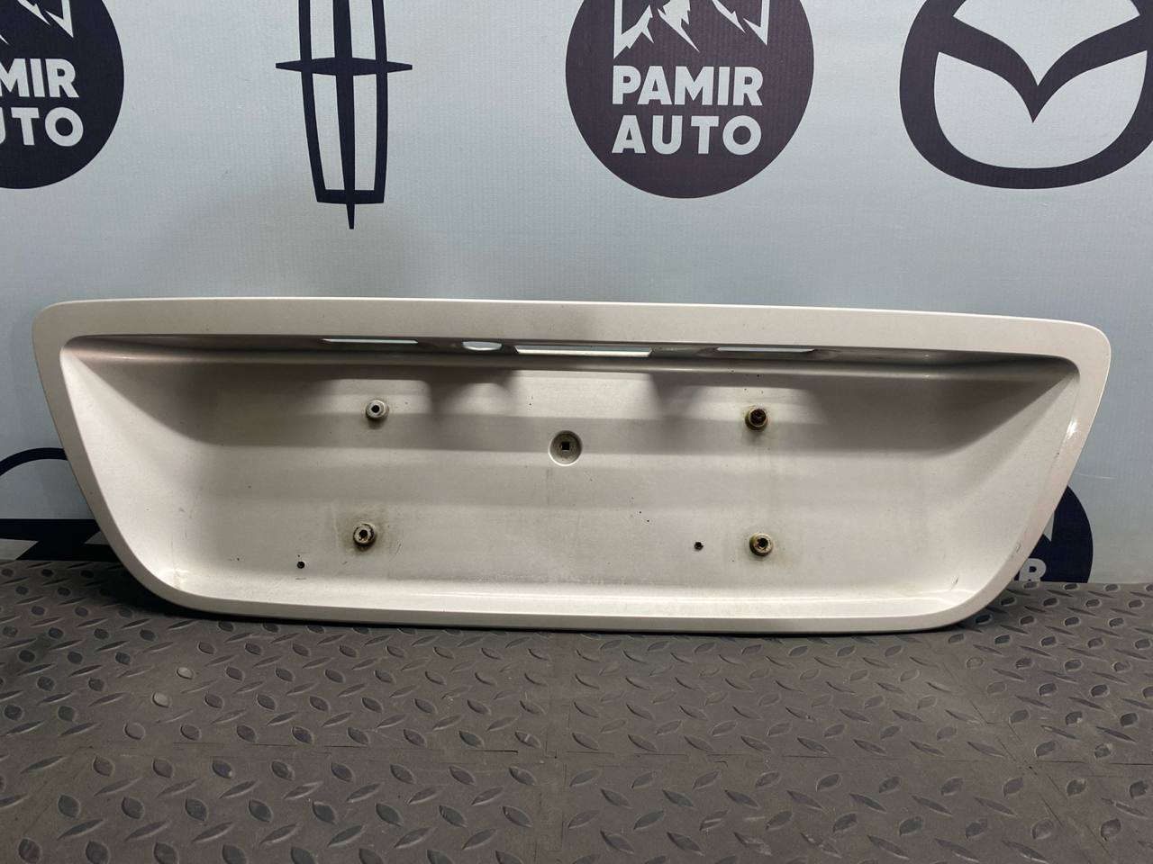 Накладка крышки багажника Mercedes C/W203 2000-2008