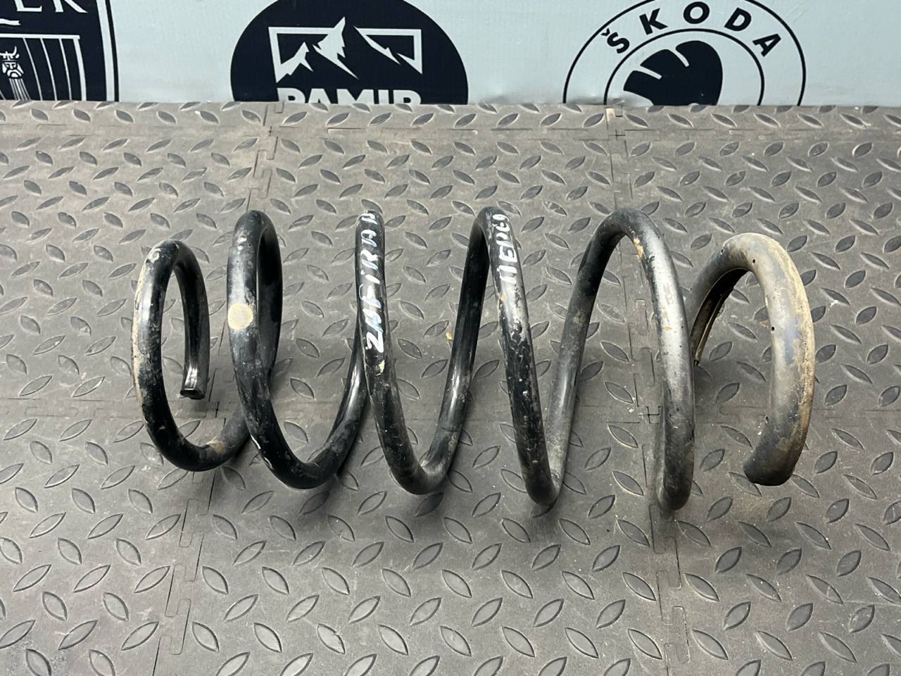 Пружина передняя Opel Zafira/B 2005-2014