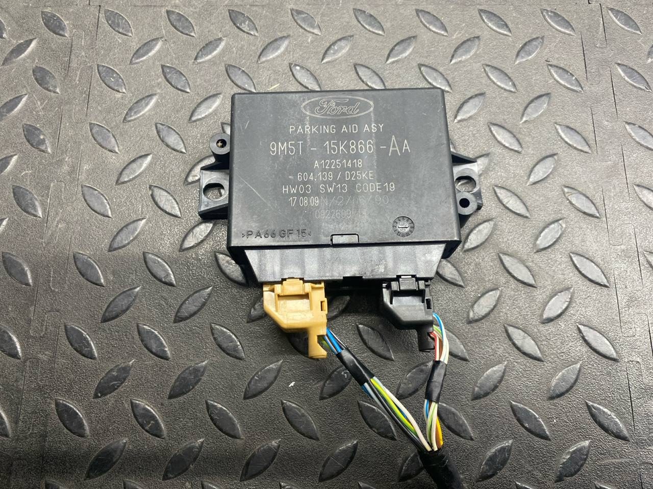 Блок управления парктроником Ford Focus/2 2004-2011