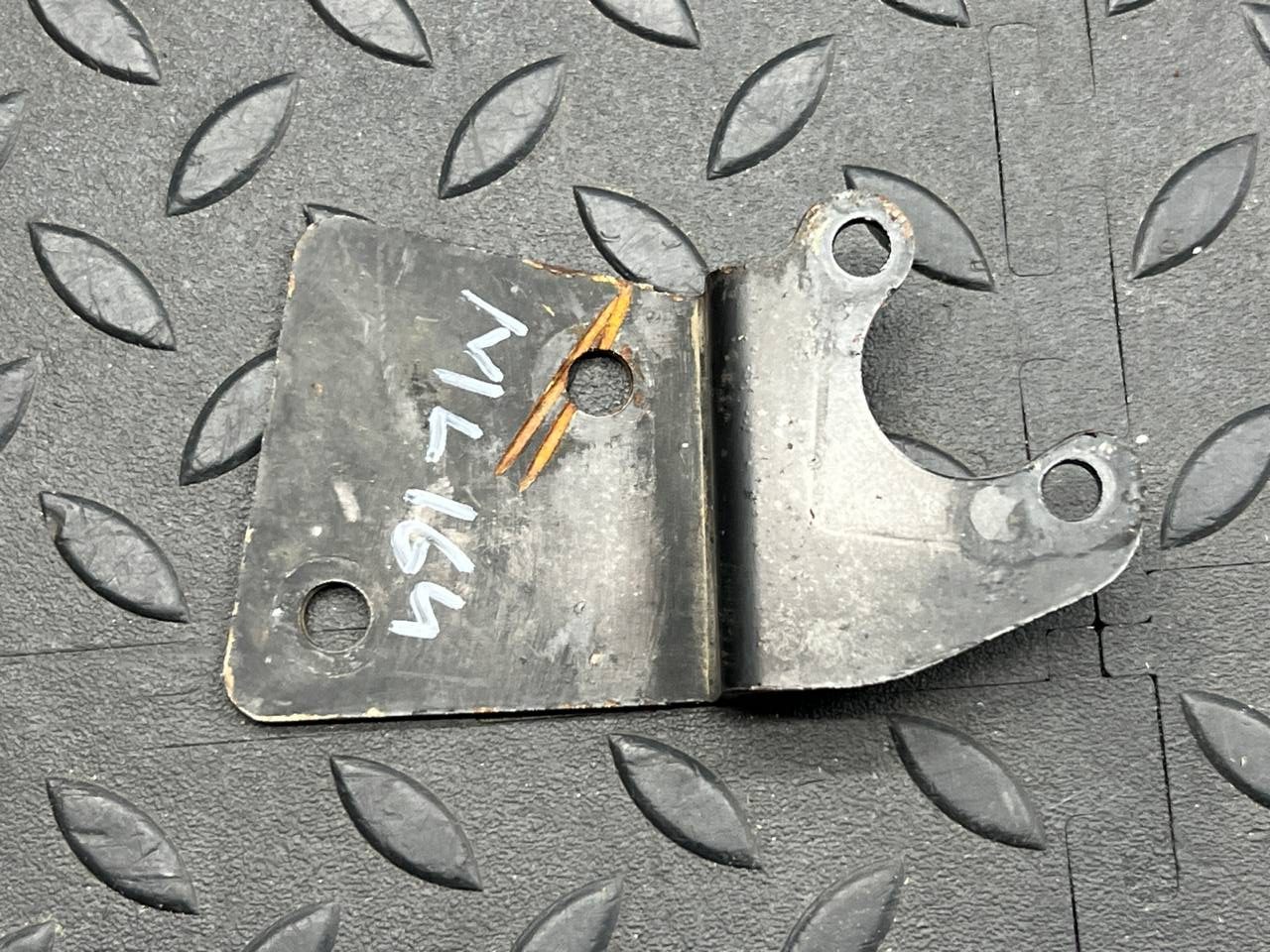 Кронштейн датчика положения кузова Mercedes M/W164 2005-2011