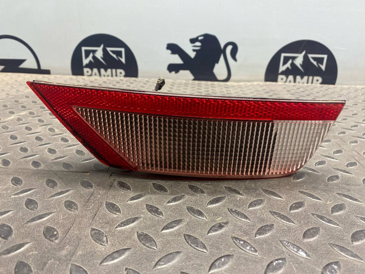 Фонарь задний в бампер правый Ford Focus/2 2004-2011