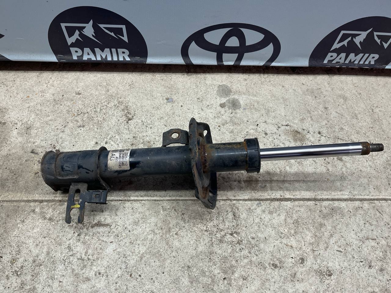 Амортизатор передний левый Opel Zafira/B 2005-2014