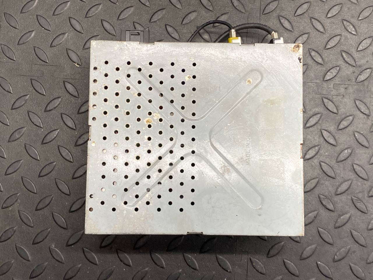 Усилитель акустический Mercedes E/W211 2002-2009