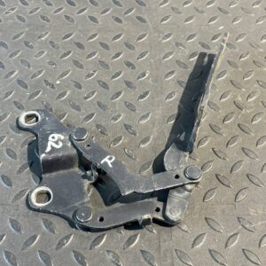 Петля капота правая BMW 3/E90 2004-2013