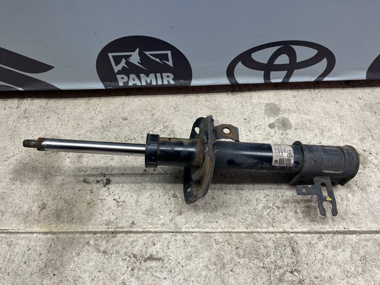 Амортизатор передний правый Opel Zafira/B 2005-2014