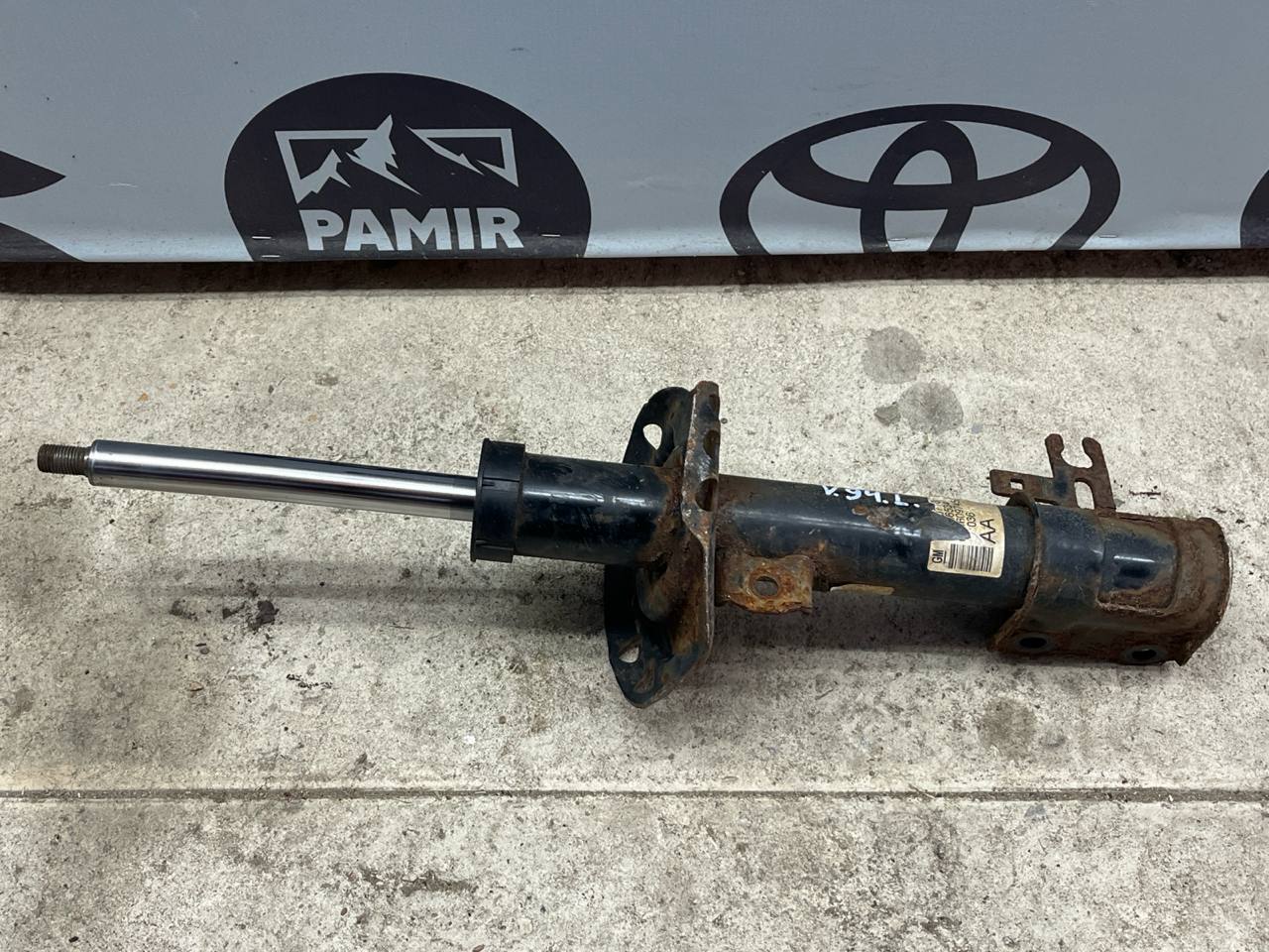 Амортизатор передний левый Opel Astra/H 2004-2014