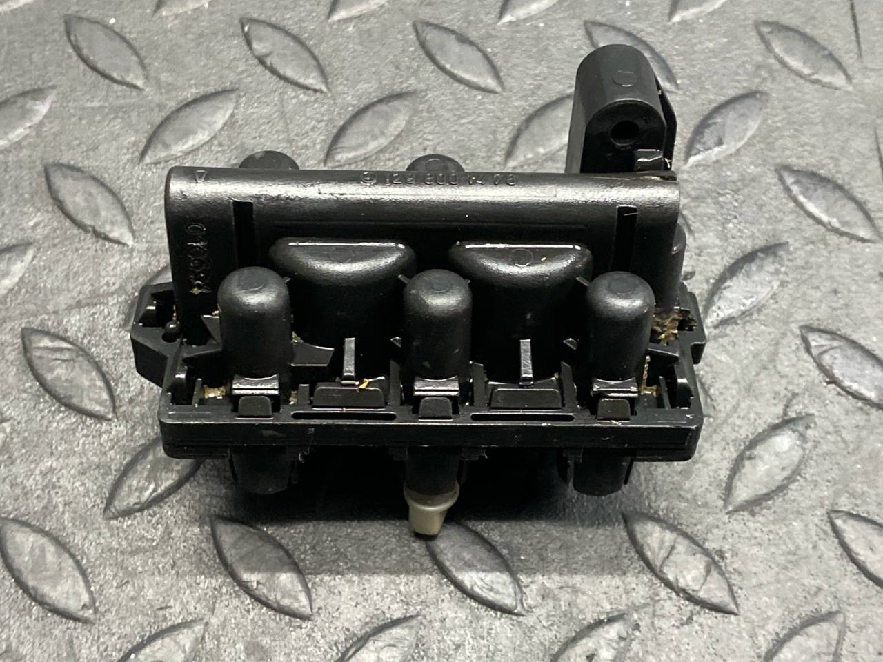 Клапан вакуумный Mercedes E/W210 1995-2003