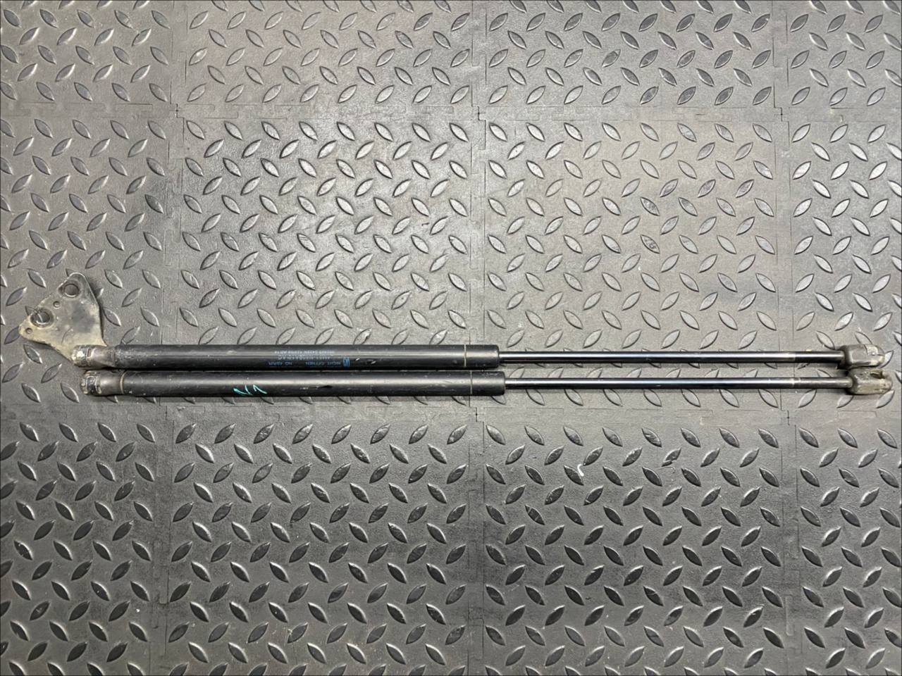 Амортизатор двери багажника Ford Focus/2 2004-2011