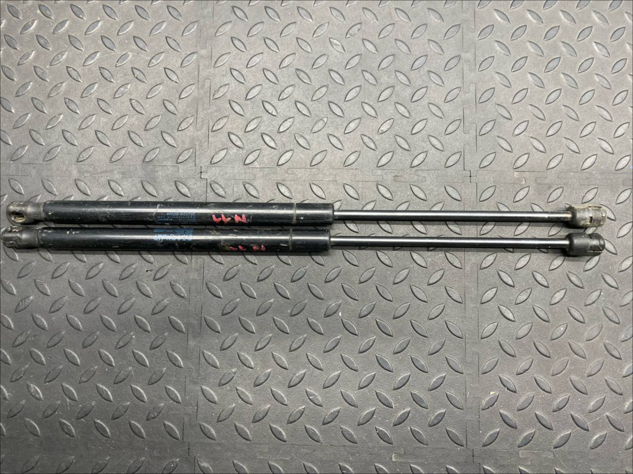 Амортизатор двери багажника Ford Focus/2 2004-2011