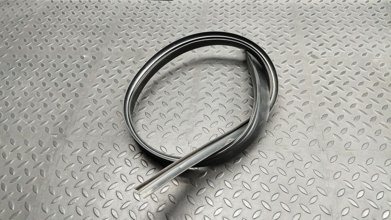 Уплотнитель Peugeot Expert/2 2007-2016