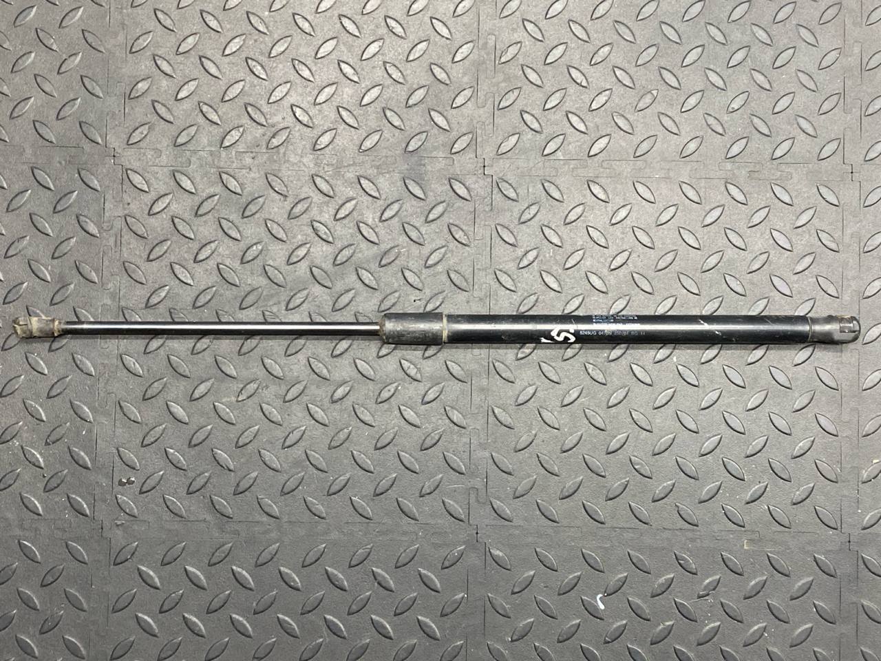 Амортизатор двери багажника Mercedes C/W203 2000-2008