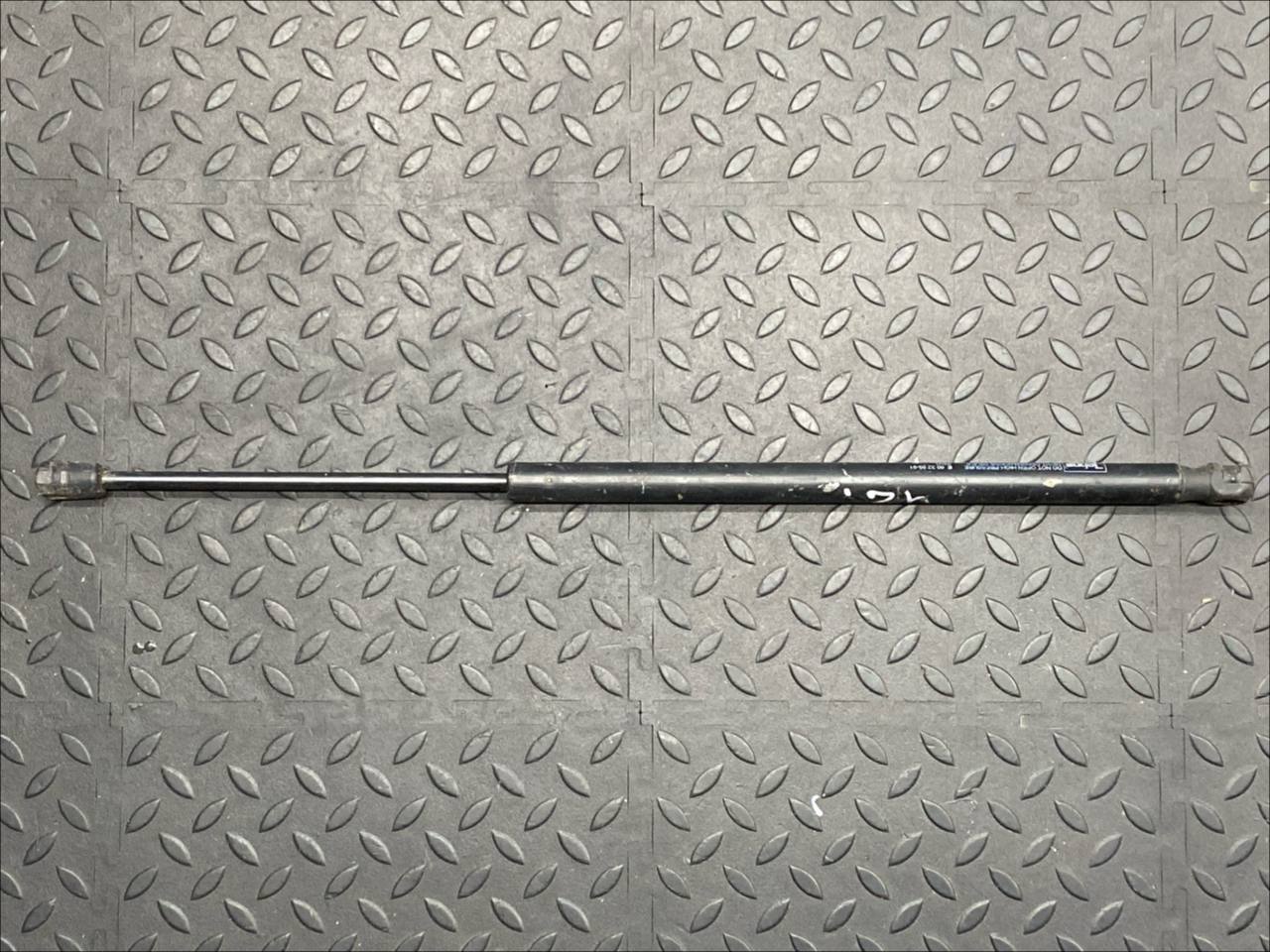 Амортизатор двери багажника Renault Scenic/2 2003-2009