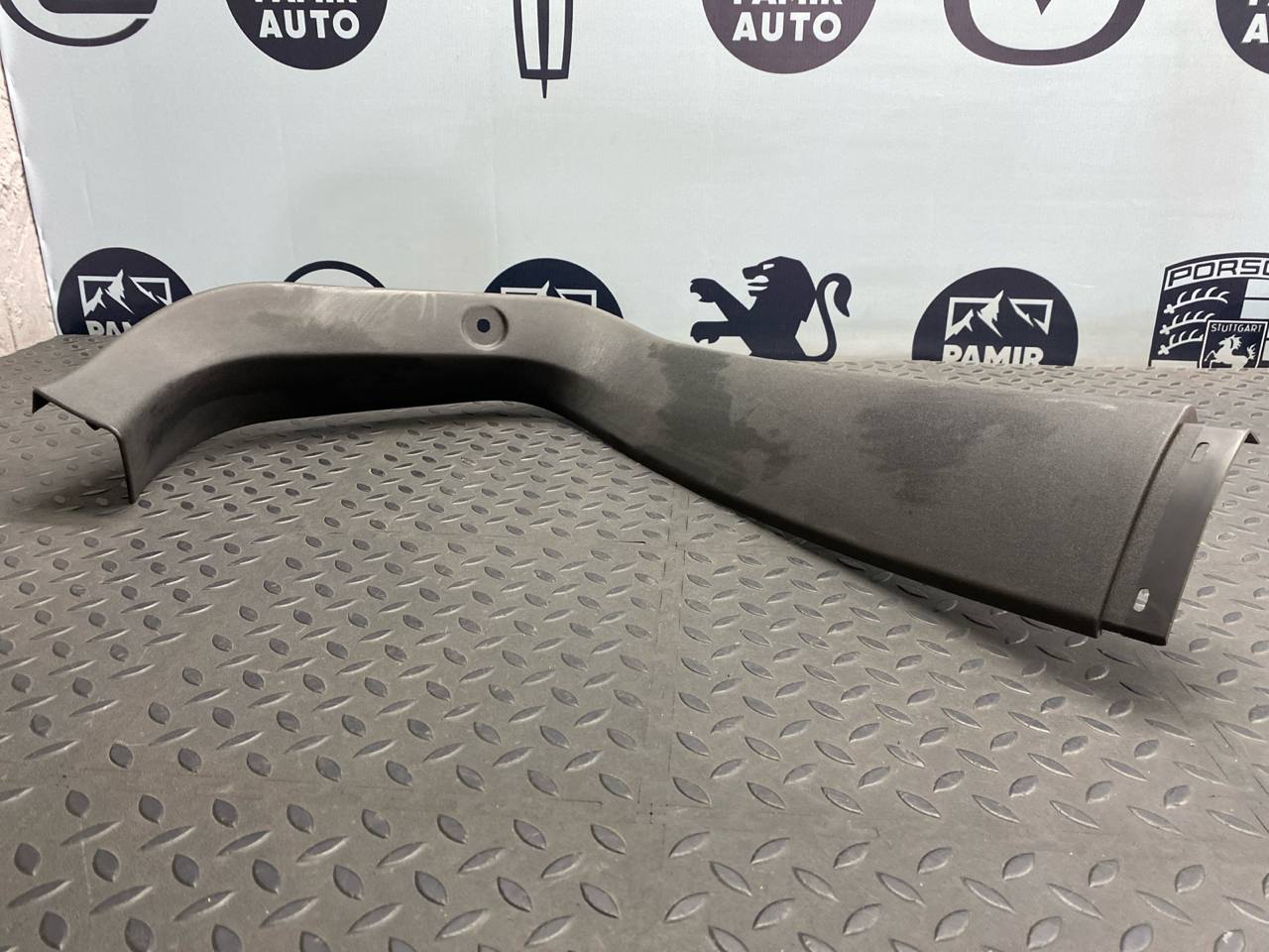 Обшивка двери багажника правая Opel Astra/H 2004-2014