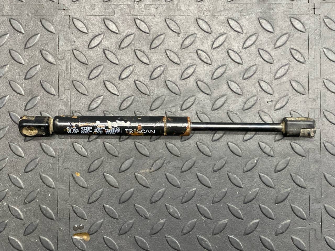 Амортизатор крышки багажника Ford Mondeo/3 2000-2007