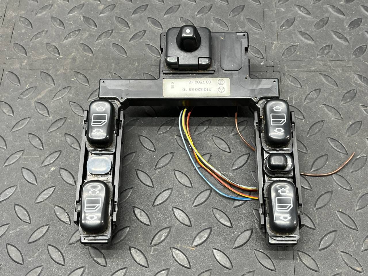 Блок управления стеклоподъемниками Mercedes C/W202 1993-2001