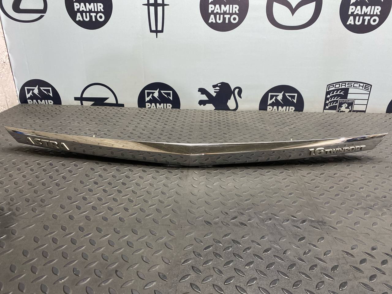 Накладка двери багажника Opel Astra/H 2004-2014