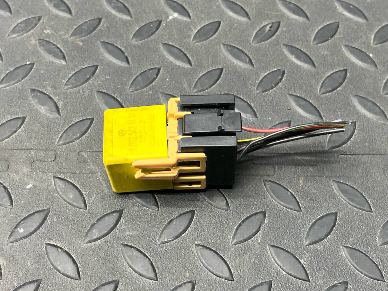 Реле Mercedes E/W210 1995-2003