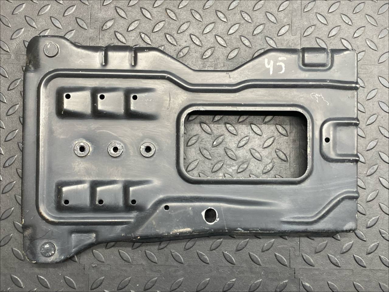 Крепление АКБ Mercedes C/W203 2000-2008