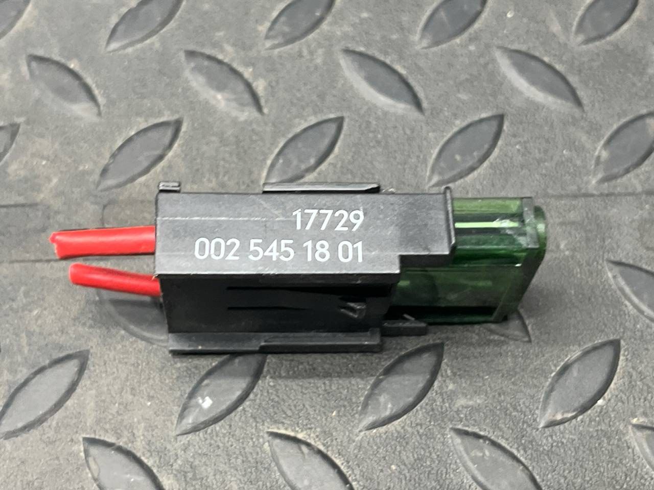 Предохранитель Mercedes E/W210 1995-2003