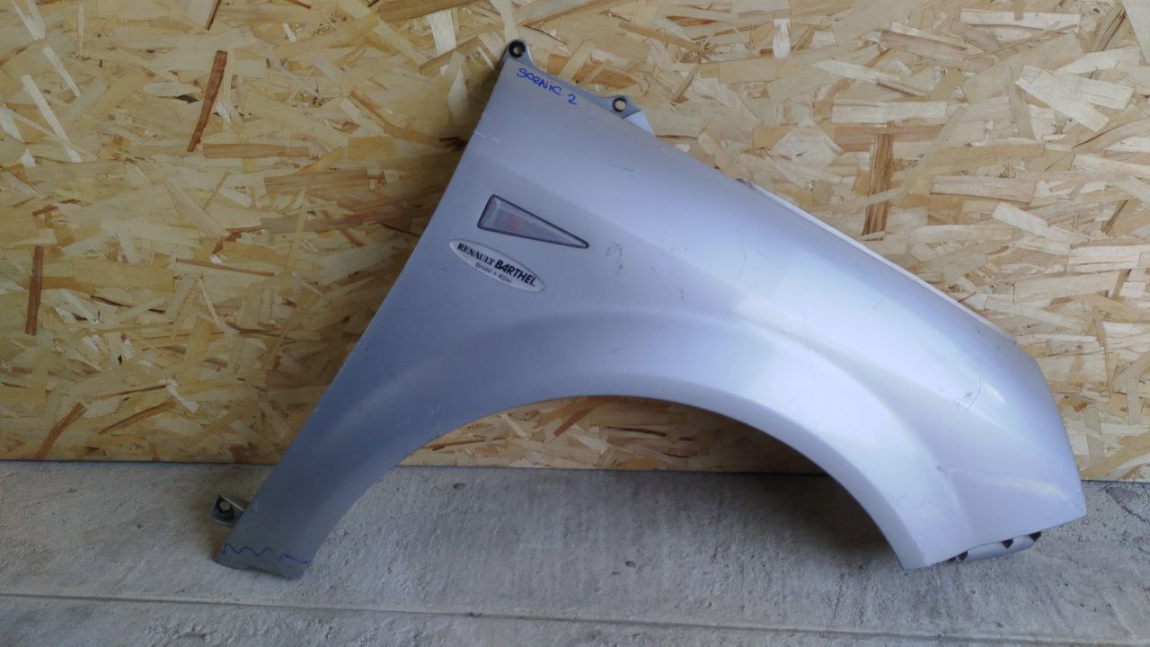 Крыло переднее правое Renault Scenic/2 2003-2009