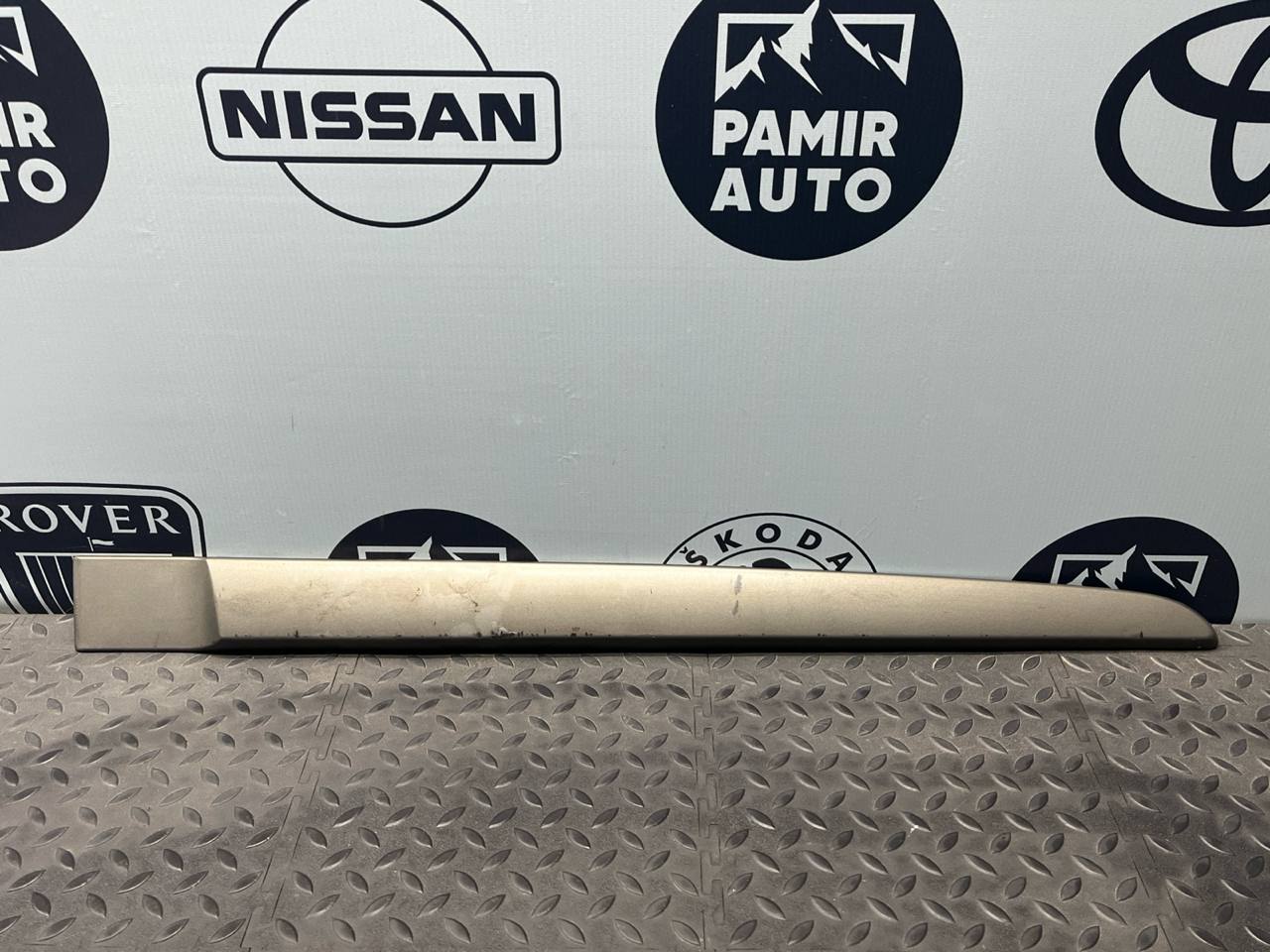 Молдинг двери задний правый Renault Scenic/2 2003-2009