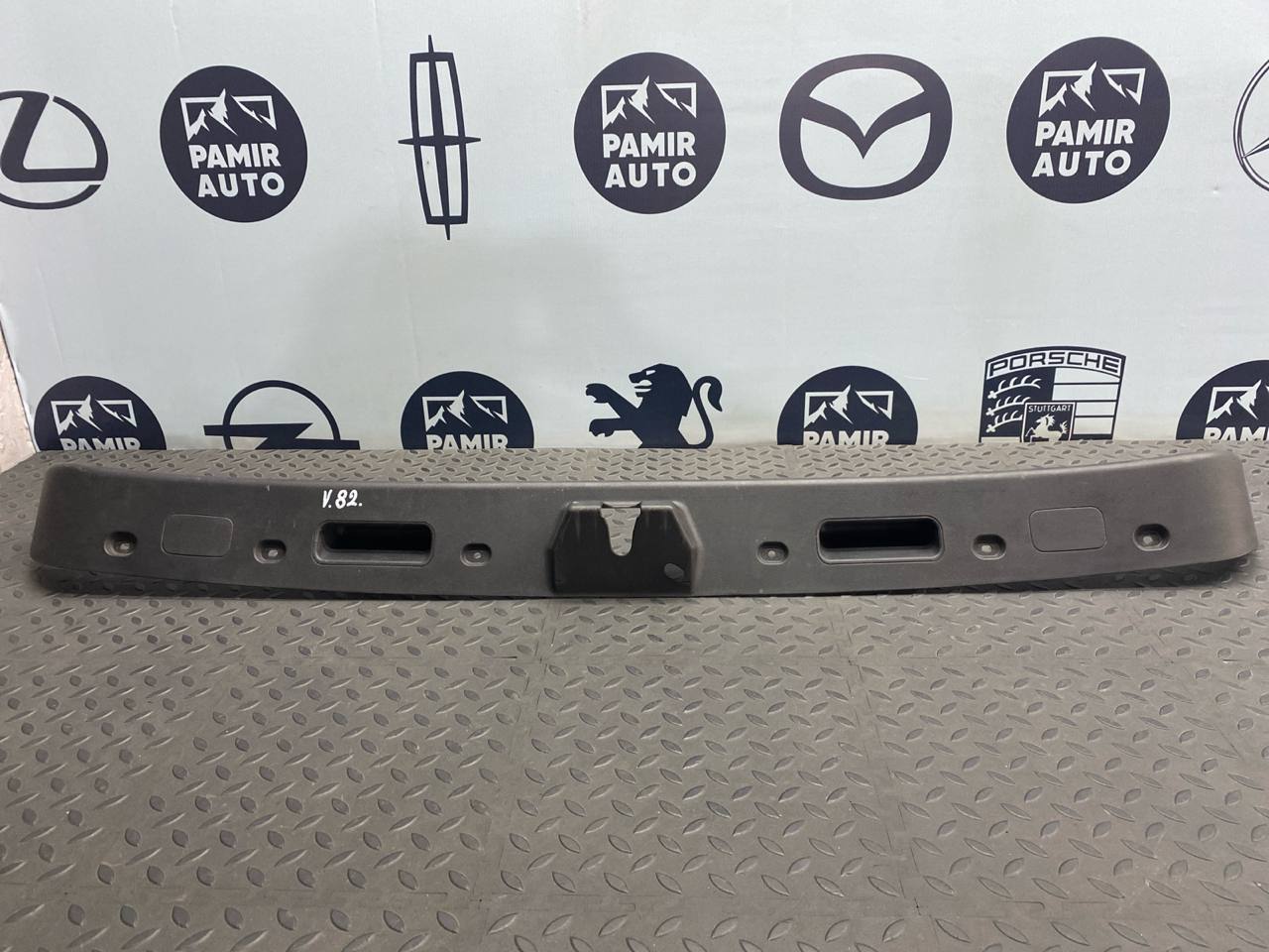 Обшивка двери багажника Mercedes E/W211 2002-2009