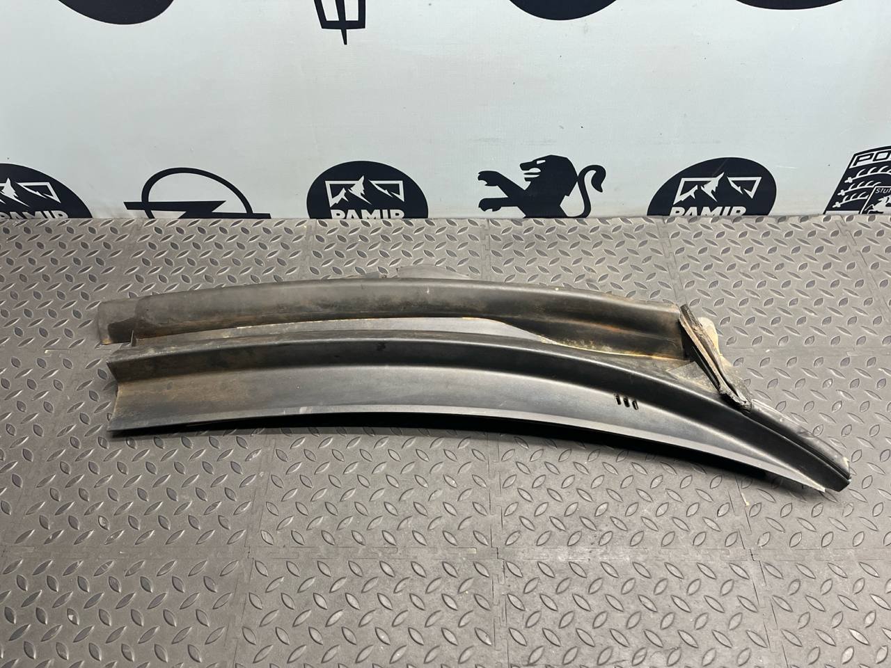 Решетка под лобовое стекло (Жабо) правая Ford Mondeo/3 2000-2007