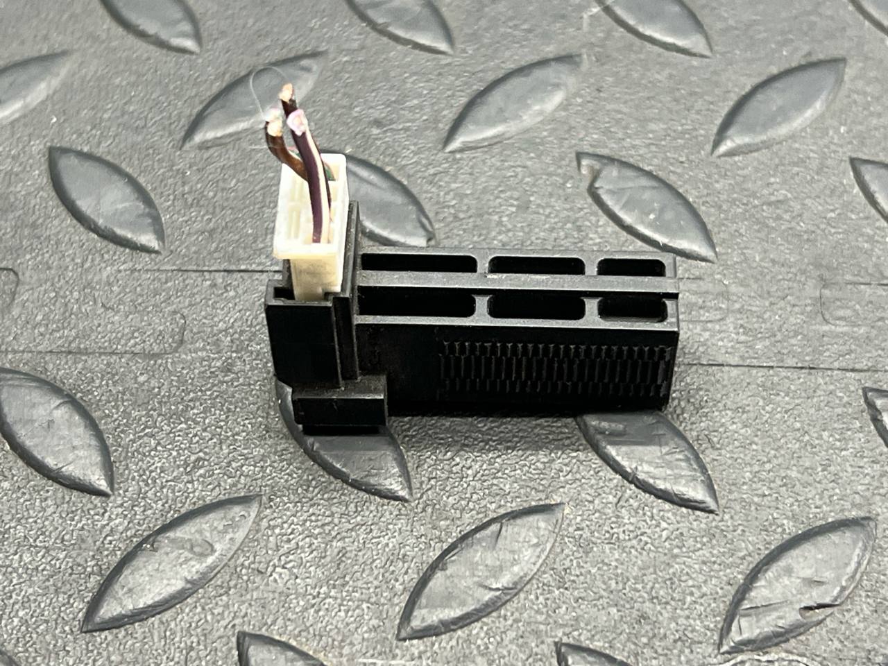 Датчик включения стопсигнала BMW 3/E90 2004-2013