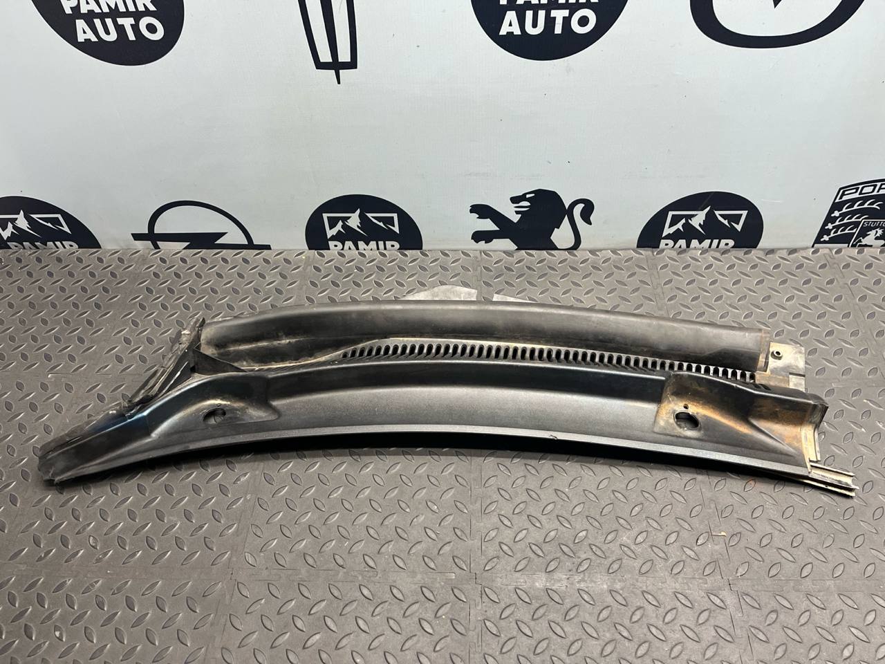 Решетка под лобовое стекло (Жабо) левая Ford Mondeo/3 2000-2007