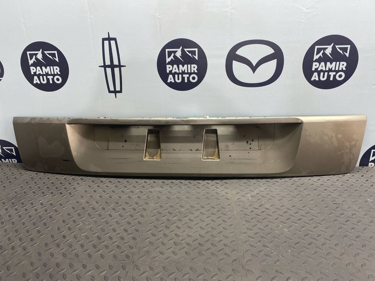 Накладка двери багажника Renault Scenic/2 2003-2009